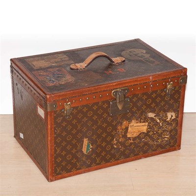 Lot 301 - Louis Vuitton Hardcase Hat Box Height 14...