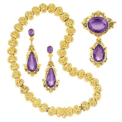 Lot 395 - Antique Gold and Amethyst Parure