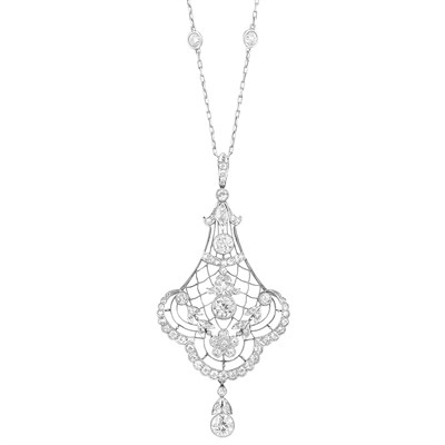 Lot 631 - Edwardian Platinum and Diamond Lavaliere