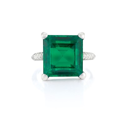 Lot 652 - Art Deco Platinum, Emerald and Diamond Ring, Dreicer & Co.