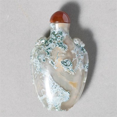 Lot 370 - Chinese Lion Head-Handled Moss Agate Snuff...