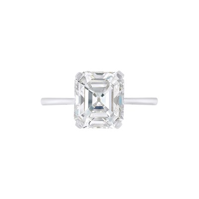 Lot 645 - Diamond Ring