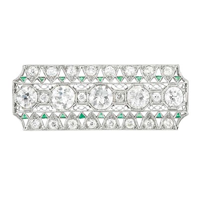 Lot 648 - Art Deco Platinum, Diamond and Emerald Filigree Brooch