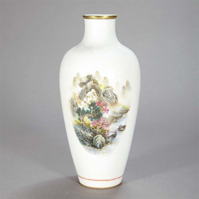 Lot 386 - Chinese Famille Rose Glazed Porcelain Vase...