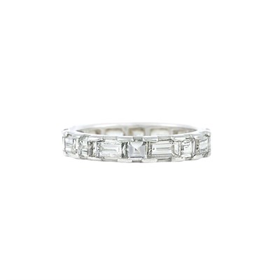 Lot 191 - Platinum and Diamond Band Ring
