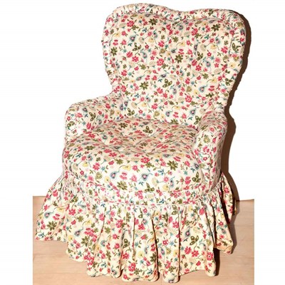 Lot 151 - Mahogany Armchair The heart-shaped padded back,...