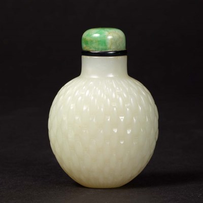 Lot 209 - Chinese White Jade Snuff Bottle 19th Century...