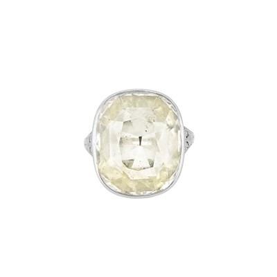 Lot 96 - Antique Platinum and Yellow Sapphire Ring, Peacock
