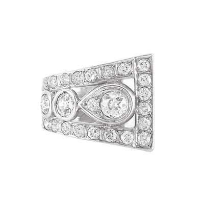 Lot 227 - Retro White Gold and Diamond Buckle Ring