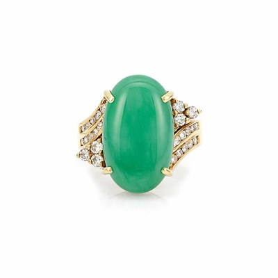 Lot 335 - Gold, Jade and Diamond Ring