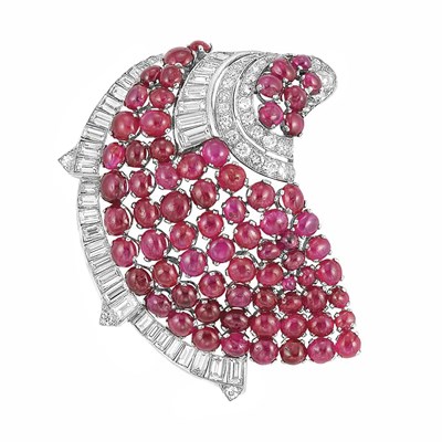 Lot 592 - Art Deco Platinum, Cabochon Ruby and Diamond Clip