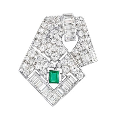 Lot 653 - Art Deco Platinum, Diamond and Emerald Clip