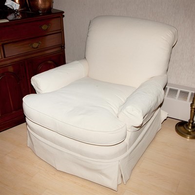 Lot 146 - Upholstered Club Chair