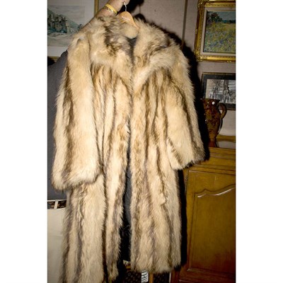 Lot 194 - Group of Six Fur Articles