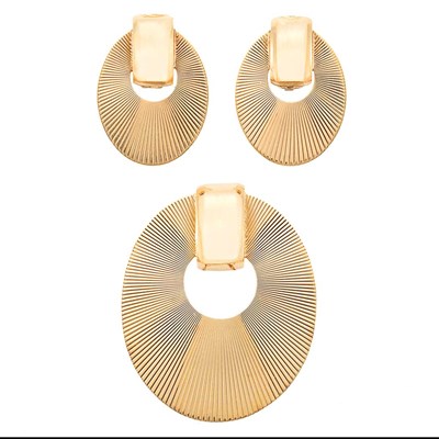 Lot 287 - Retro Gold Clip-Brooch and Pair of Earclips