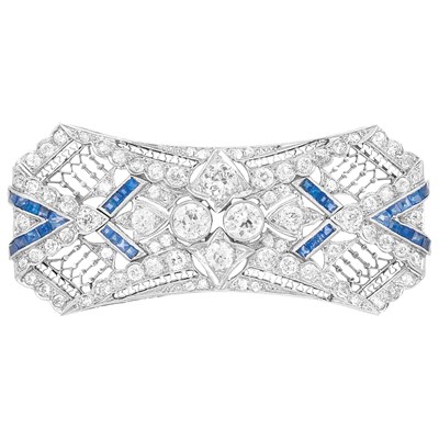 Lot 100 - Edwardian Platinum, Diamond and Sapphire Filigree Brooch
