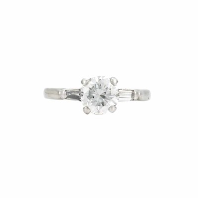 Lot 77 - Platinum and Diamond Ring