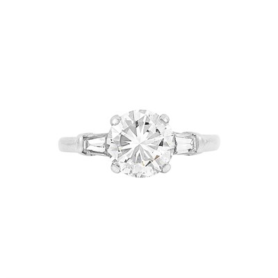 Lot 176 - Platinum and Diamond Ring