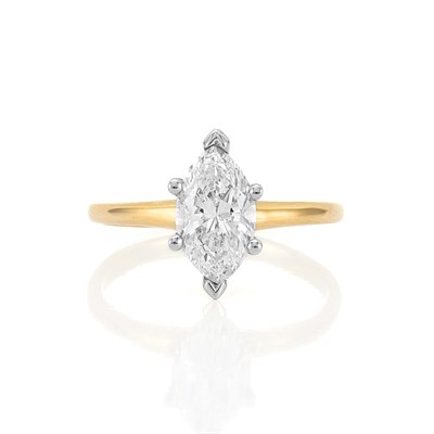 Lot 523 - Gold and Diamond Ring