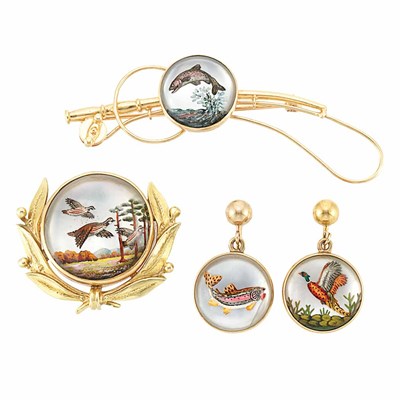Lot 277 - Group of Gold and Reverse Crystal Intaglio Jewelry