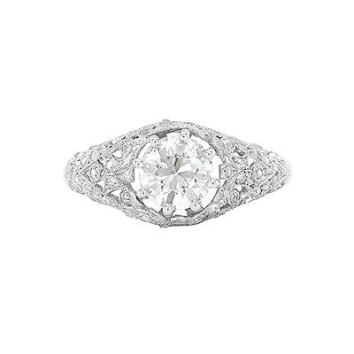 Lot 225 - White Gold and Diamond Ring