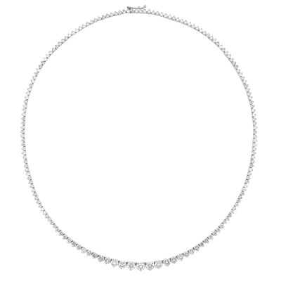 Lot 41 - White Gold and Diamond Necklace