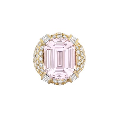 Lot 275 - Gold, Kunzite and Diamond Ring