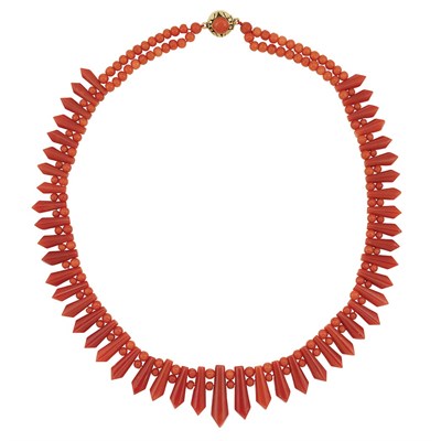 Lot 140 - Coral Bead and Oxblood Coral Fringe Necklace with Gold and Coral Clasp