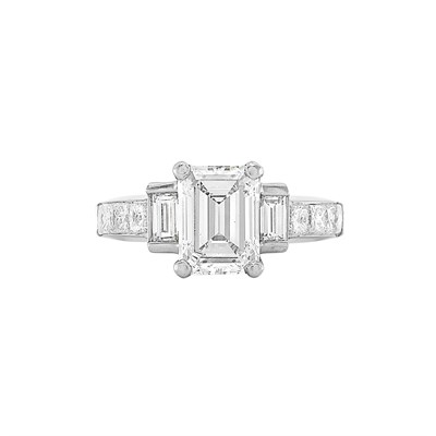 Lot 223 - Platinum and Diamond Ring