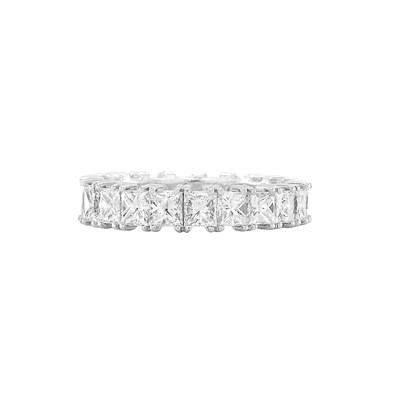 Lot 240 - Platinum and Diamond Band Ring