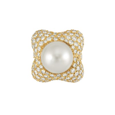 Lot 134 - Gold, Cultured Pearl and Diamond Ring