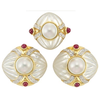 Lot 143 - Pair of Gold, Fluted Mother-of-Pearl, Mabe Pearl, Diamond and Cabochon Ruby Earclips and Ring