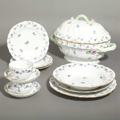 Lot 229 - Herend Porcelain Dinner Service In the Blue...