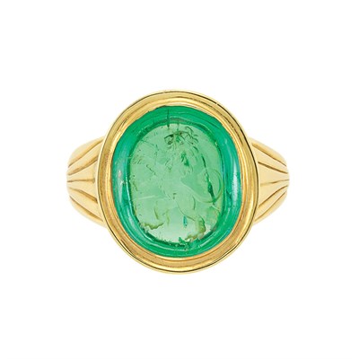 Lot 290 - Gentleman's Gold and Emerald Intaglio Ring