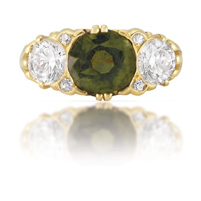 Lot 522 - Gold, Alexandrite and Diamond Ring