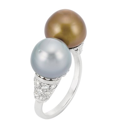 Lot 552 - Art Deco Platinum and Mulitcolored Natural Button Pearl Ring, France