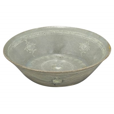 Lot 23 - Korean Inlaid Celadon Bowl Koryo Dynasty...