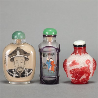 Lot 341 - Group of Thirteen Chinese Snuff Bottles 20th...