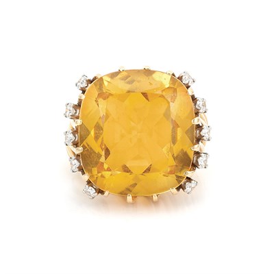 Lot 285 - Gold, Citrine and Diamond Ring