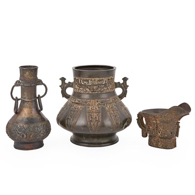 Lot 359 - Chinese Archaic Style Bronze Vase 18th Century...