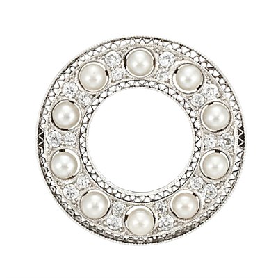 Lot 258 - Edwardian Platinum, Pearl and Diamond Circle Pendant-Brooch