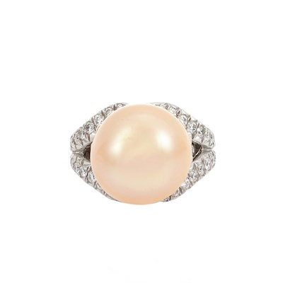 Lot 819 - Platinum, Gold, Peach Freshwater Pearl and Diamond Ring