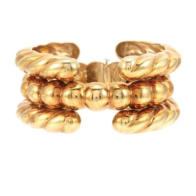 Lot 564 - Gold Bracelet