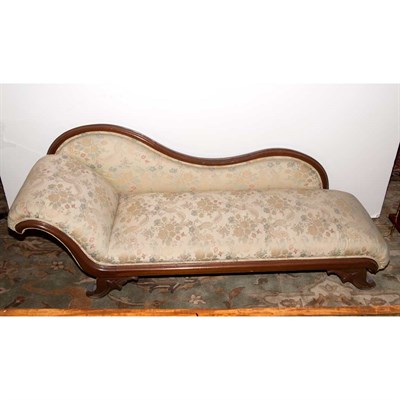 Lot 495 - Classical Mahogany Recamier Length 6 feet.