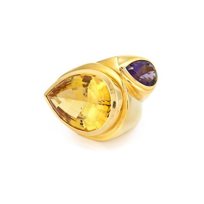Lot 605 - Gold, Citrine and Amethyst Ring