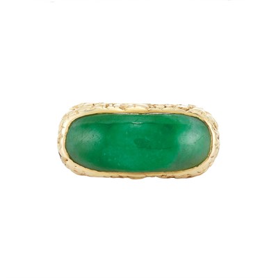 Lot 362 - Gentleman's Gold and Jade Ring