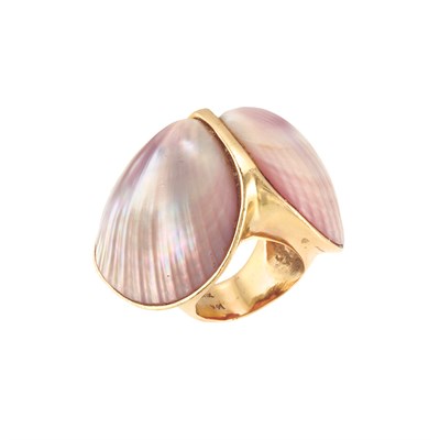 Lot 601 - Gold and Shell Ring, Marguerite Stix