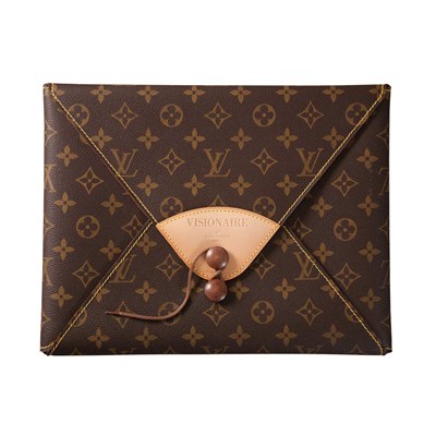 Lot 299 - VISIONAIRE A long run of the influential...