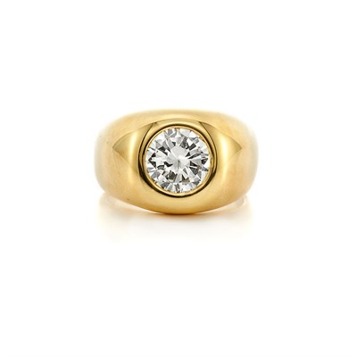 Lot 297 - Gentleman's Gold and Diamond Gypsy Ring