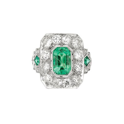 Lot 495 - Platinum, Emerald and Diamond Ring